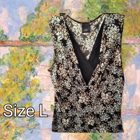 Sleeveless Floral Top - Picture 3 of 10